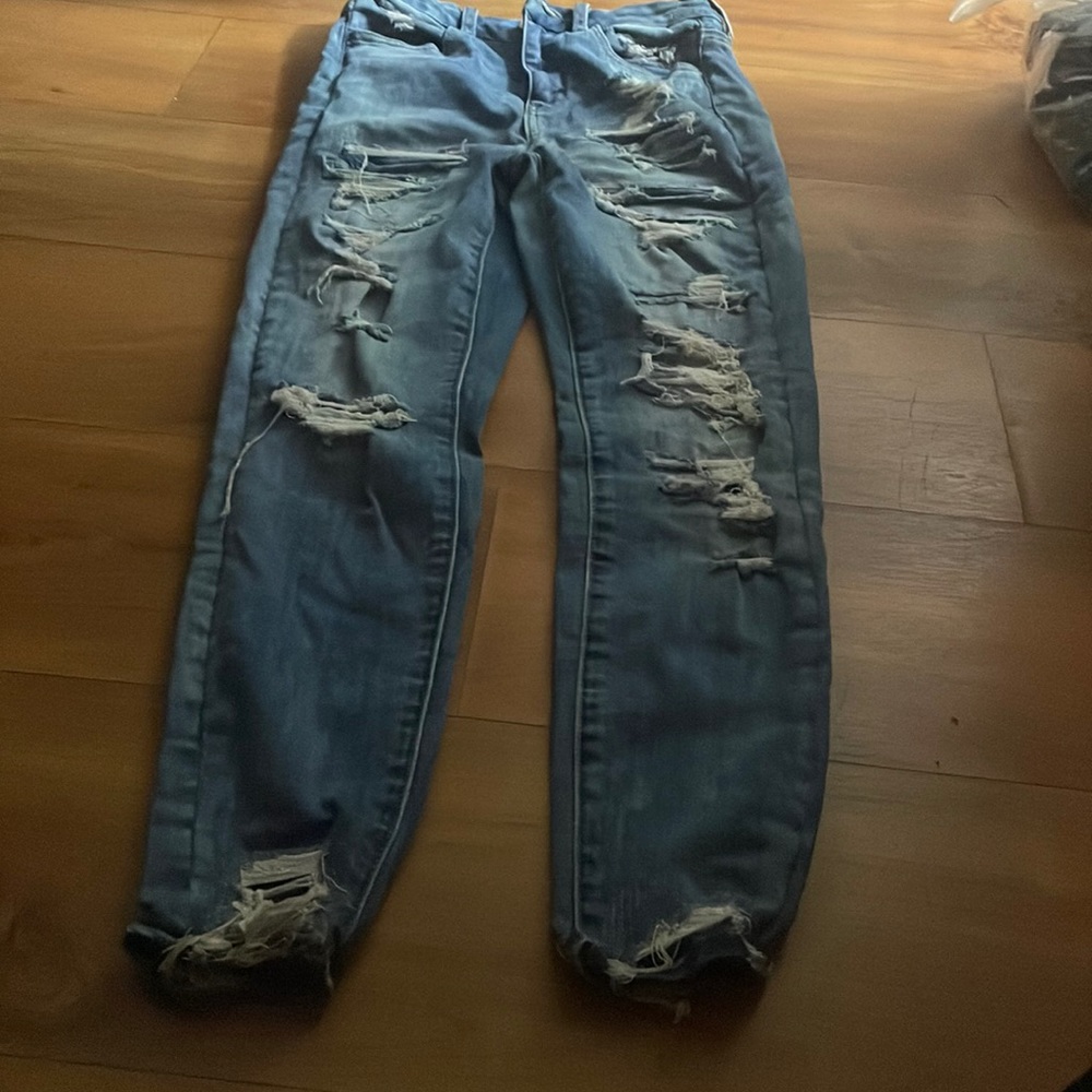 American Eagle ripped pants US Size 2 short